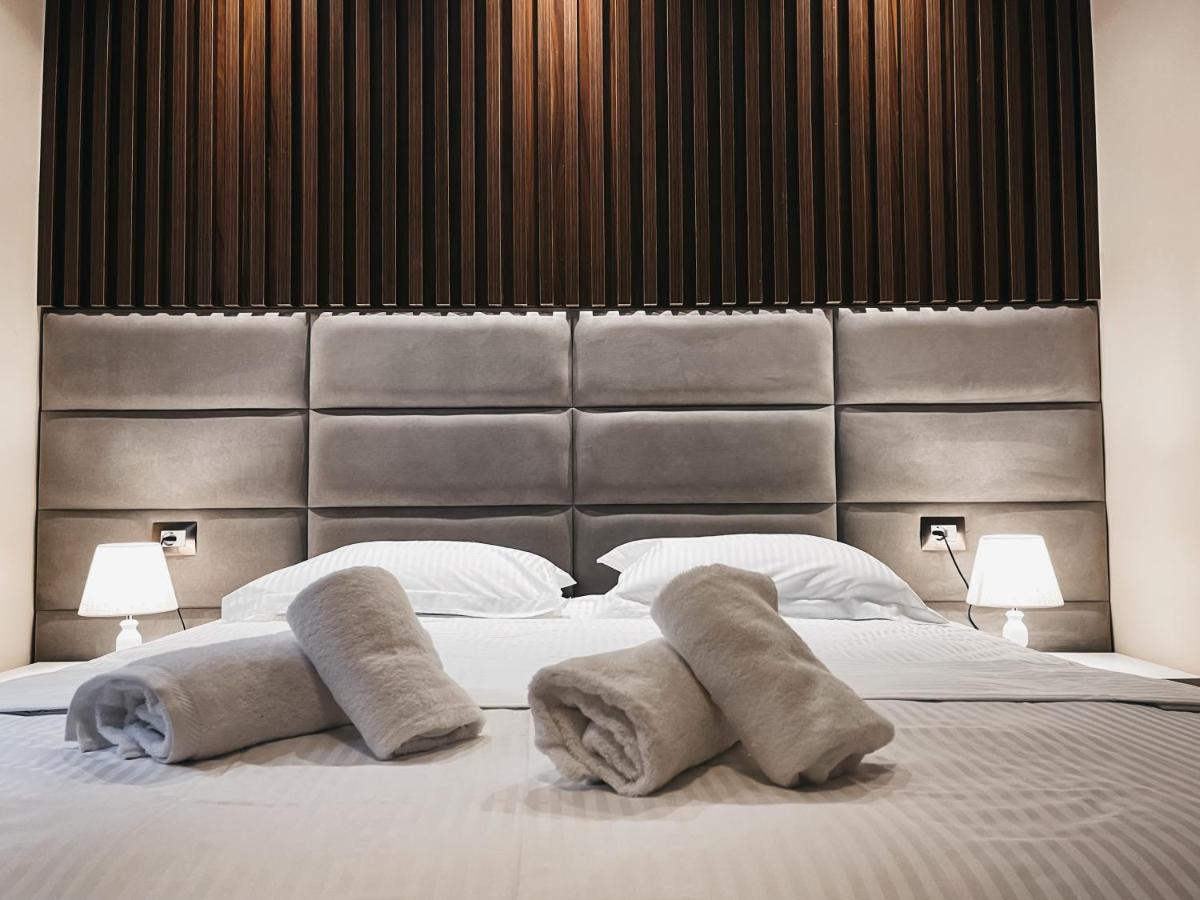Amansar Boutique Hotel Tirana Esterno foto