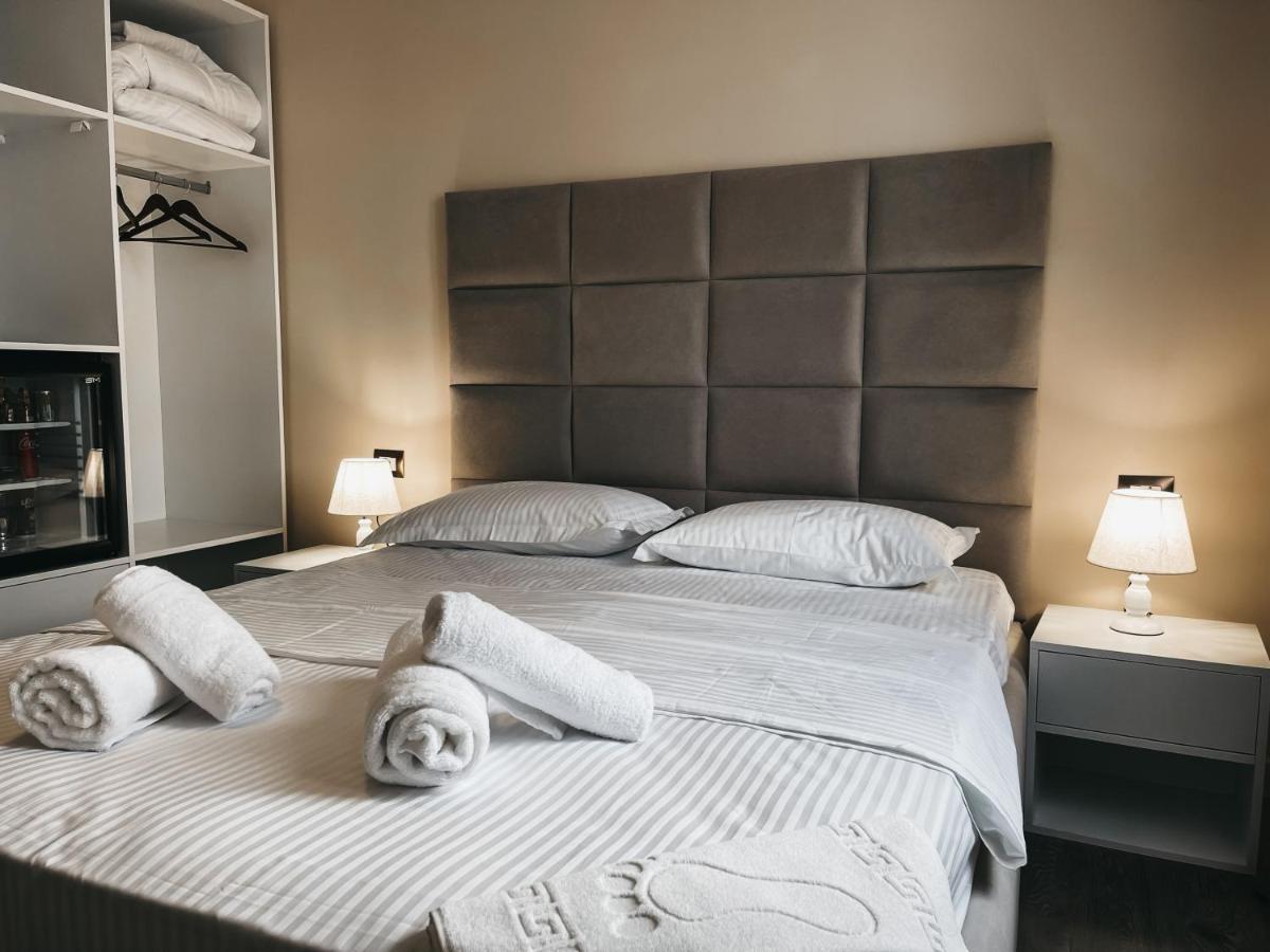 Amansar Boutique Hotel Tirana Esterno foto