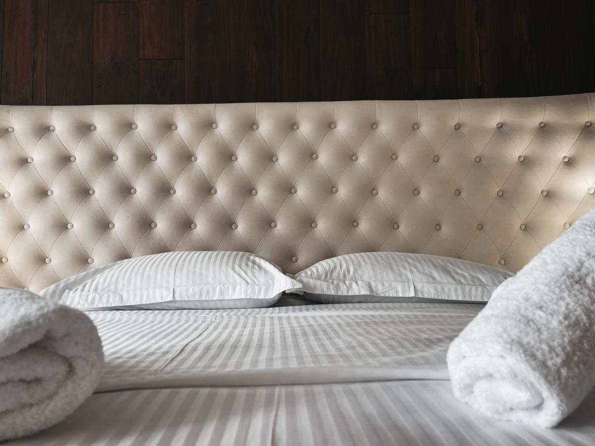 Amansar Boutique Hotel Tirana Esterno foto