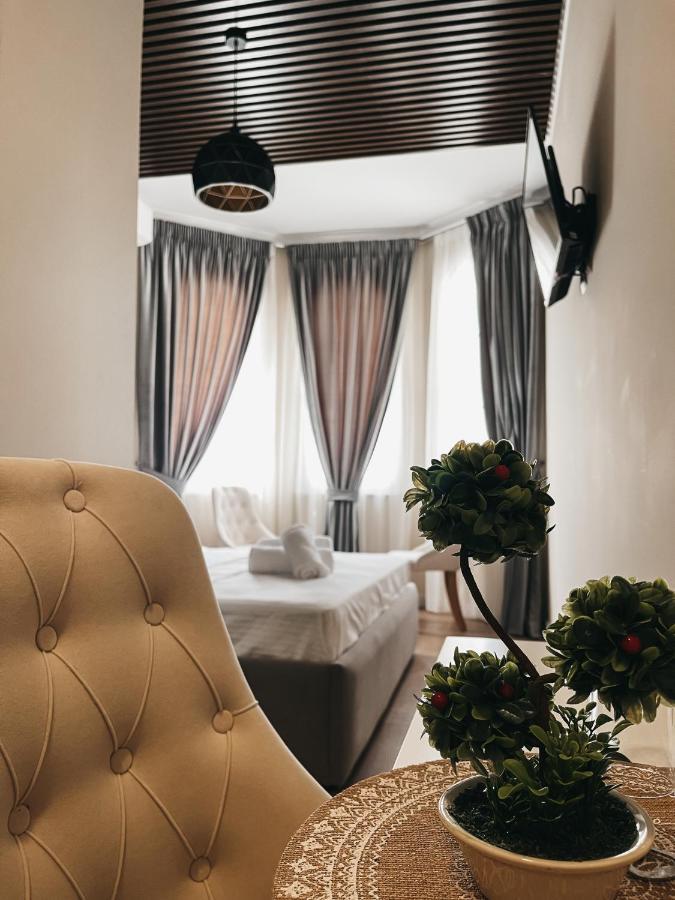 Amansar Boutique Hotel Tirana Esterno foto