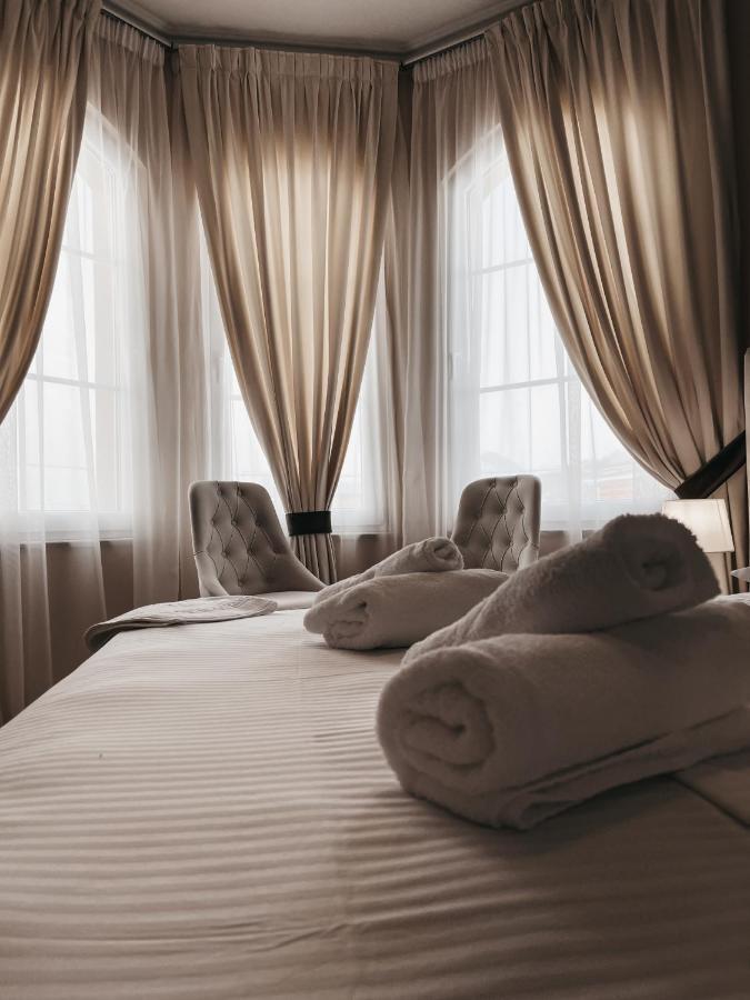 Amansar Boutique Hotel Tirana Esterno foto