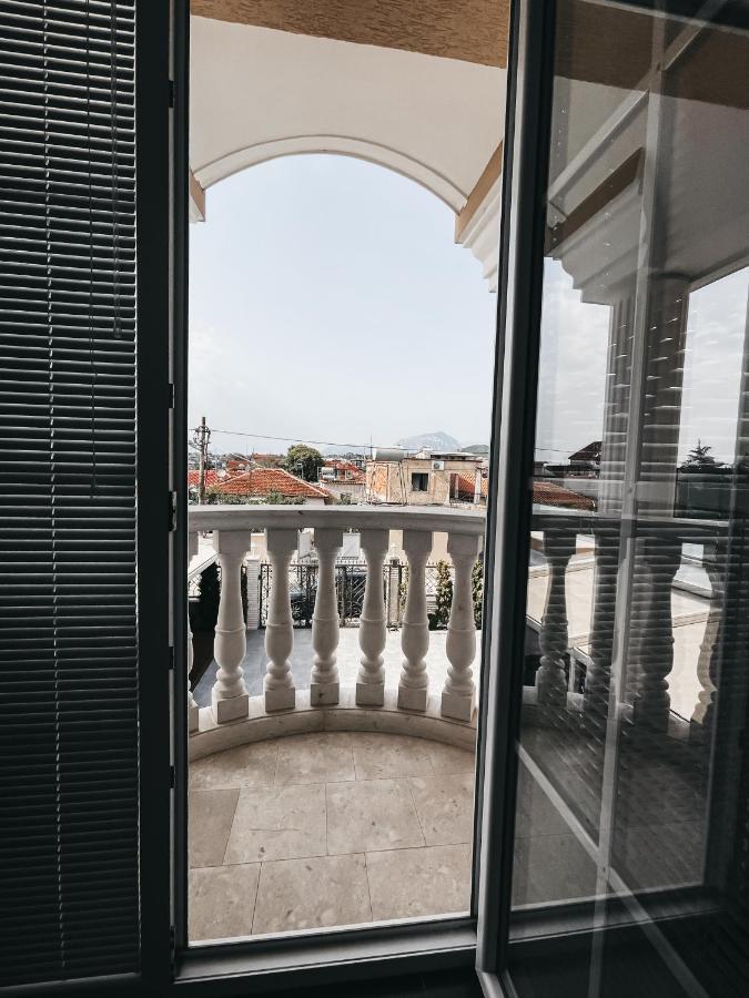 Amansar Boutique Hotel Tirana Esterno foto