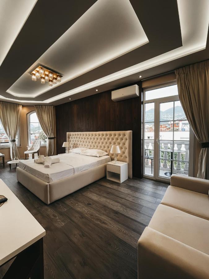 Amansar Boutique Hotel Tirana Esterno foto